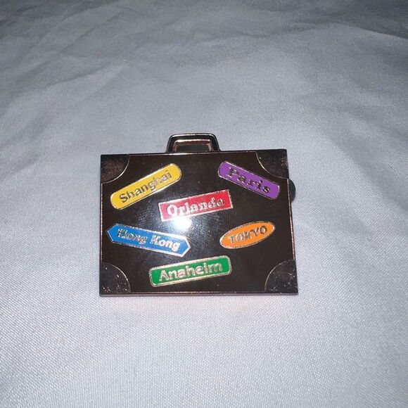Walt Disney World Parks Disney Pin Around the World with Mickey Hinged Suitcase - Picture 1 of 8